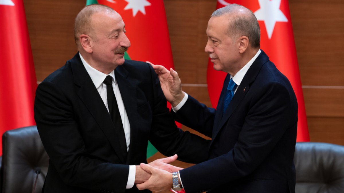 Aliyev'in Ankara zirvesine katılmama kararının perde arkası: Azerbaycan basınından Türkiye'ye sert eleştiriler