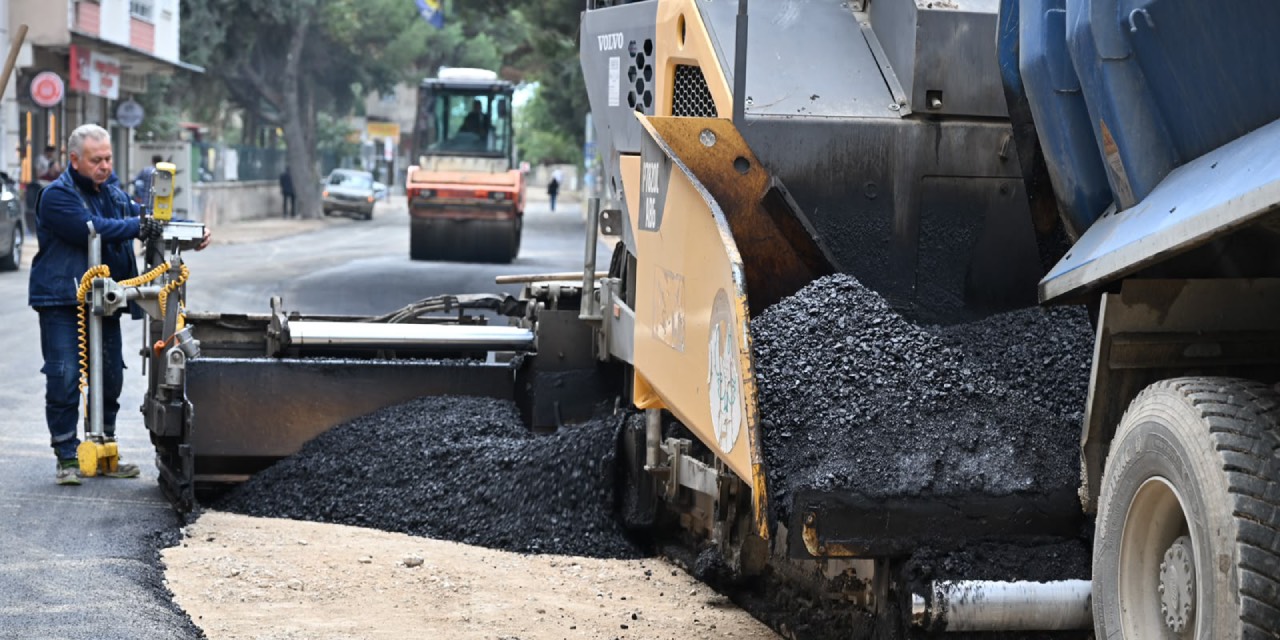 Manisa Muradiye’de sıcak asfalt çalışmaları başladı