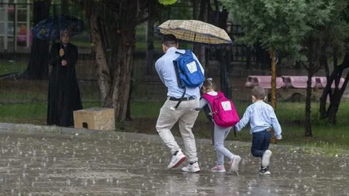 Bartın'ın ardından Kastamonu'da da okullar olumsuz hava koşulları nedeniyle tatil edildi