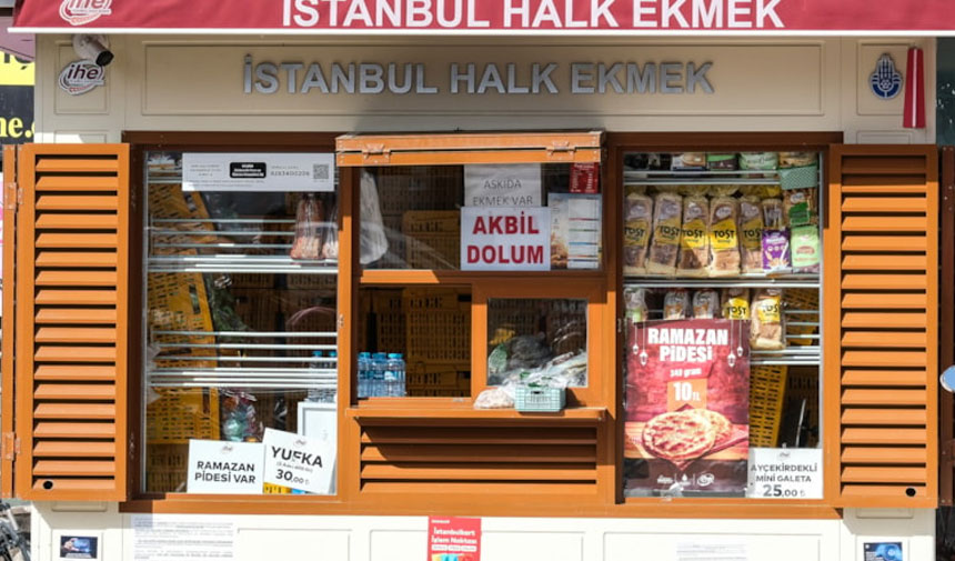 İstanbul'da halk ekmeğe yüzde 60 zam!