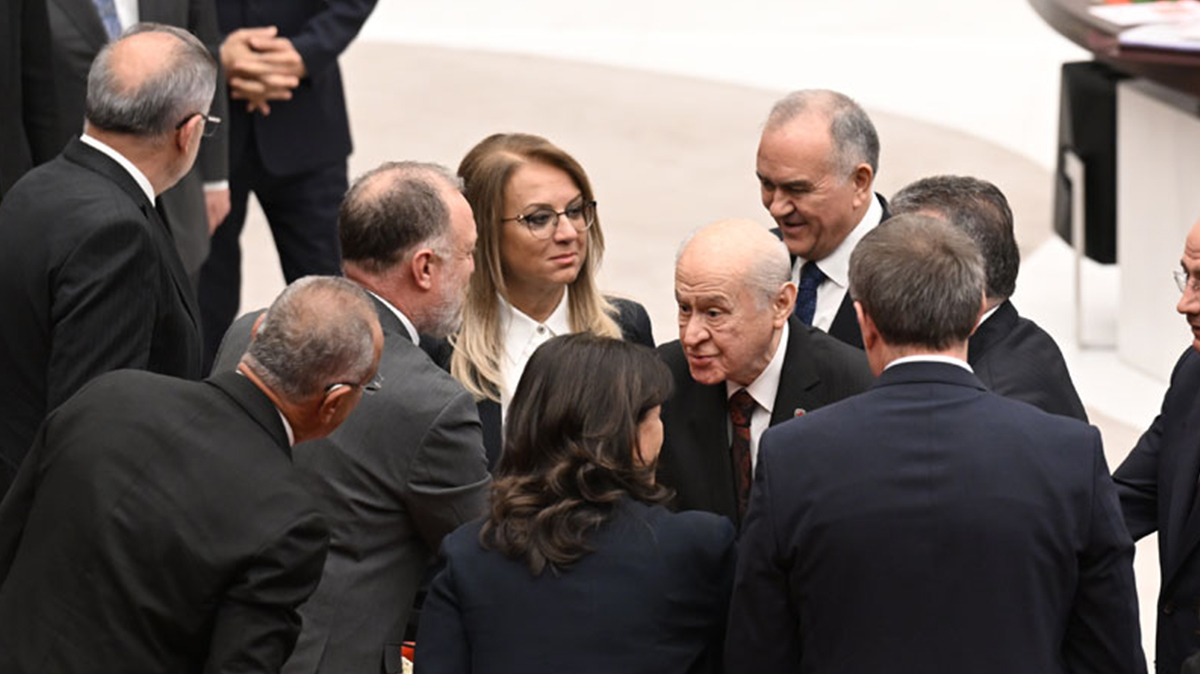 DEM'li vekillerle tokalaşmıştı! DEM Parti'den Bahçeli açıklaması