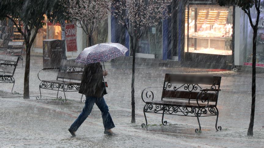 Meteoroloji İstanbul’u saat vererek uyardı: Kuvvetli yağış geliyor