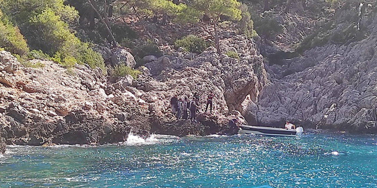 Fethiye açıklarında 29 düzensiz göçmen kurtarıldı