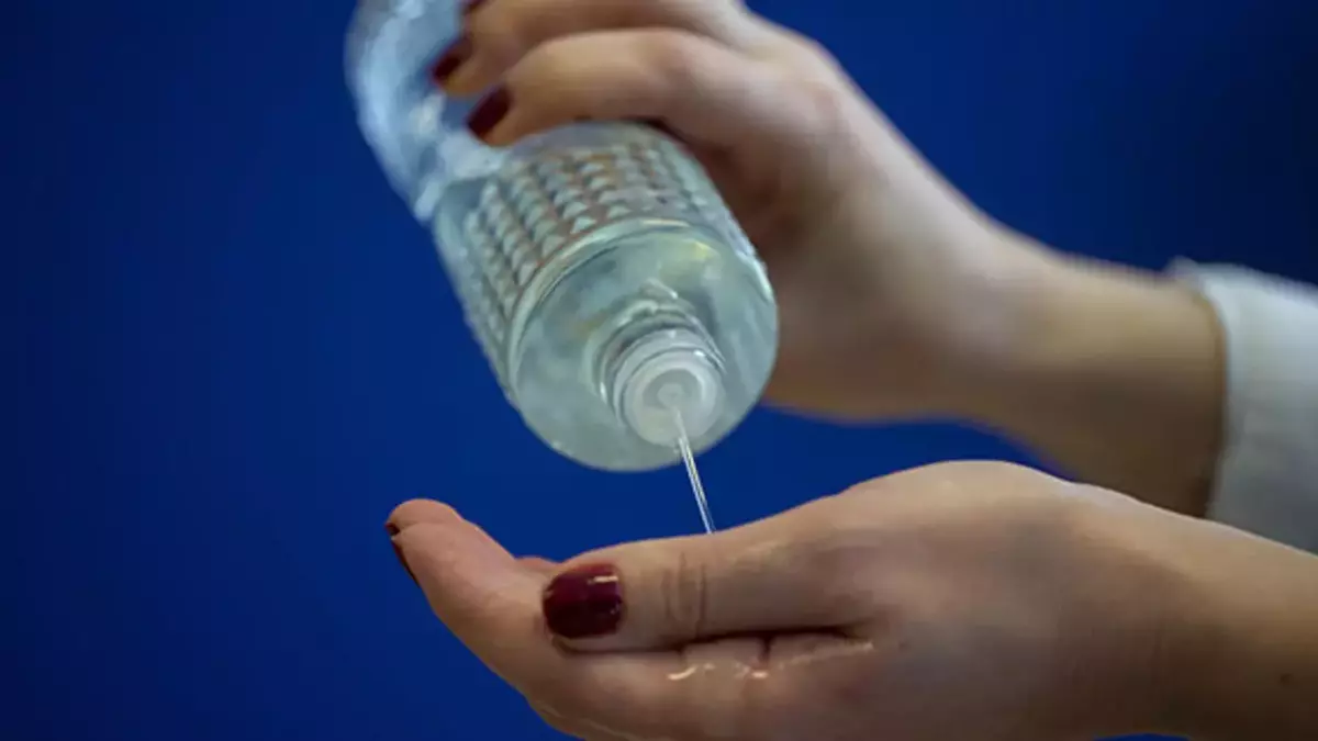 Bu kolonya baş ağrısını anında kesiyor! Etkilerini öğrenince tek kolonyanız bu olacak