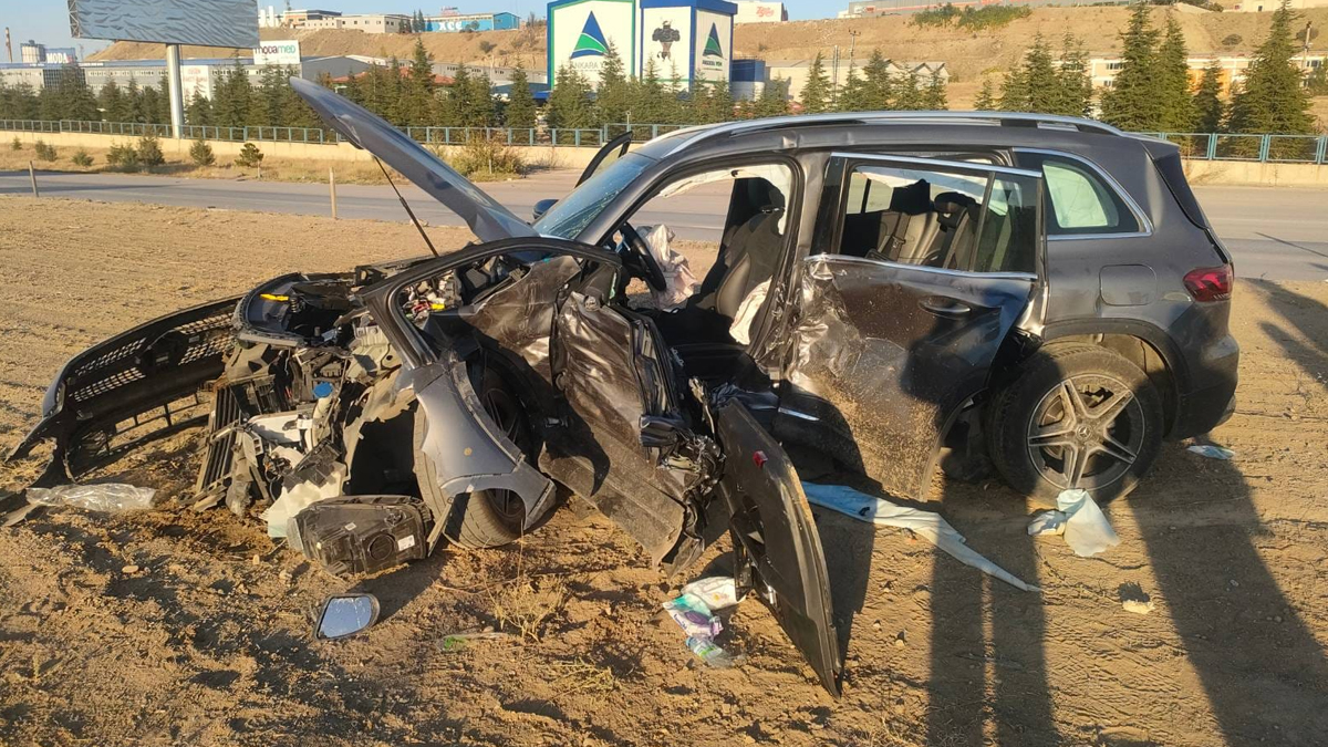 Kırıkkale'de iki araç çarpıştı: 1 ölü, 1 yaralı