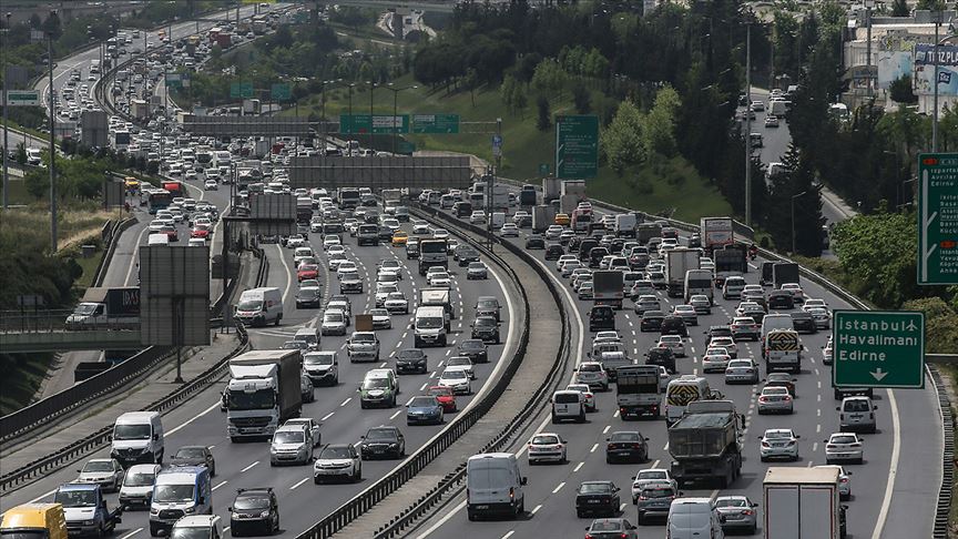 Bayram tatili bitti, İstanbul’da trafik yoğunluğu başladı!