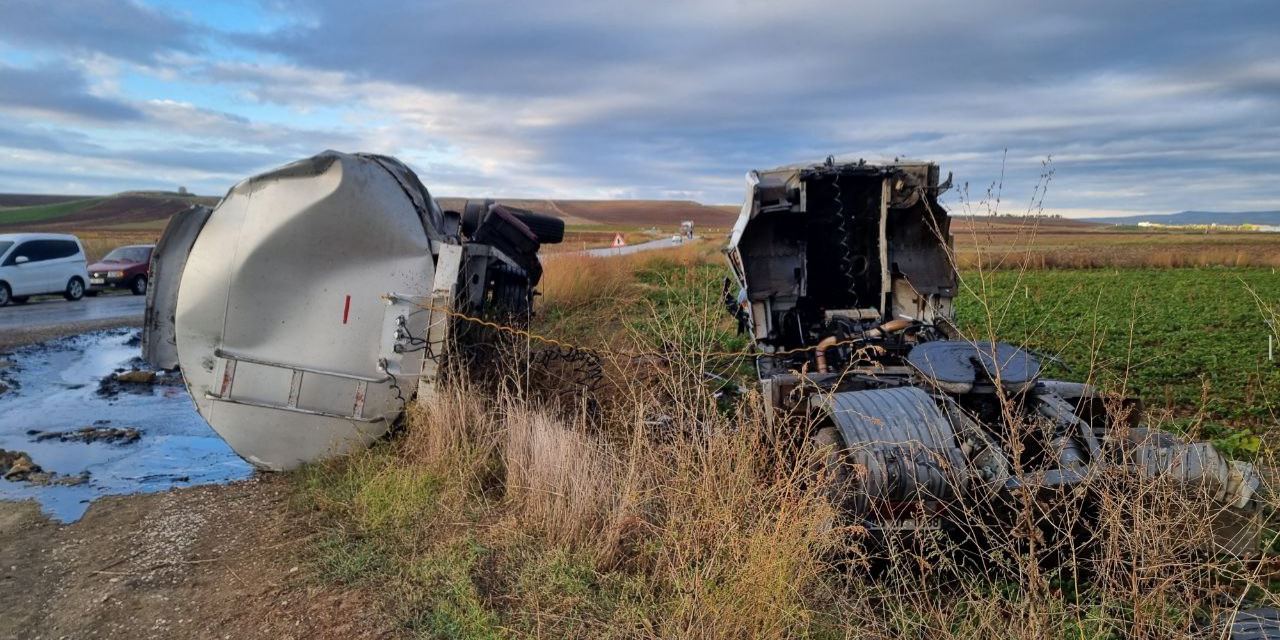 Çorum'da işçi minibüsü ile tanker çarpıştı: Ölü ve çok sayıda yaralı var