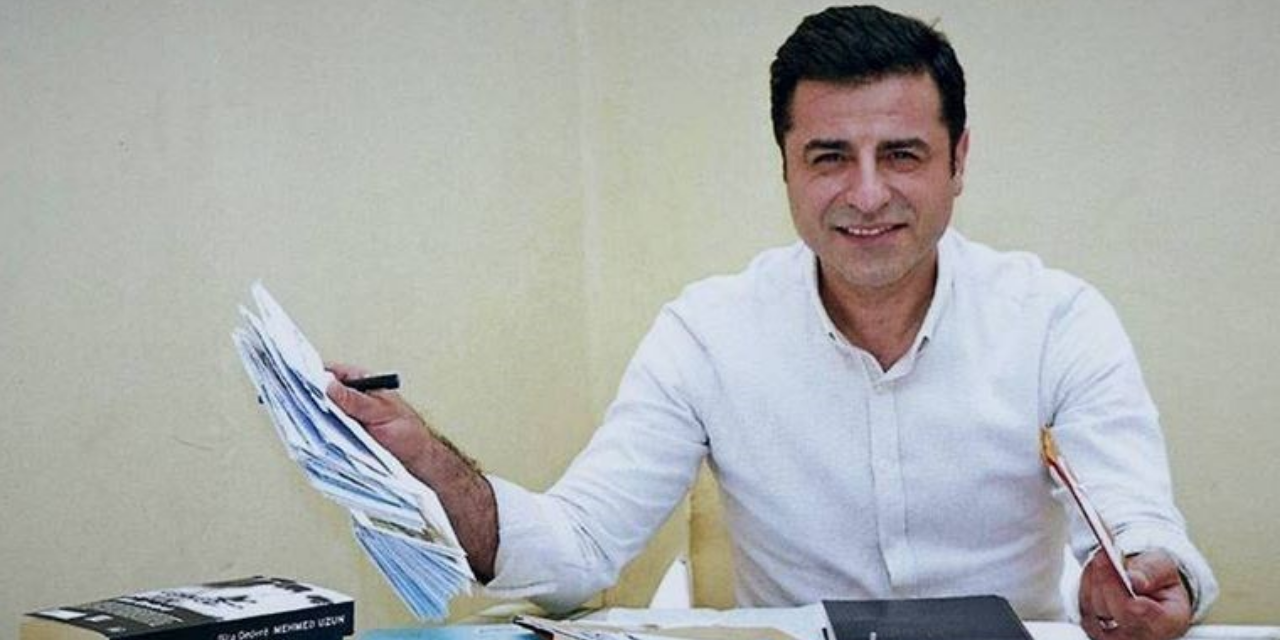 Selahattin Demirtaş'tan erkeklere çağrı: Elimizi taşın altına koymak zorundayız