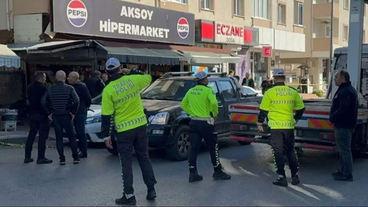İstanbul'da polise çekiçli saldırı: 1'i polis 3 yaralı