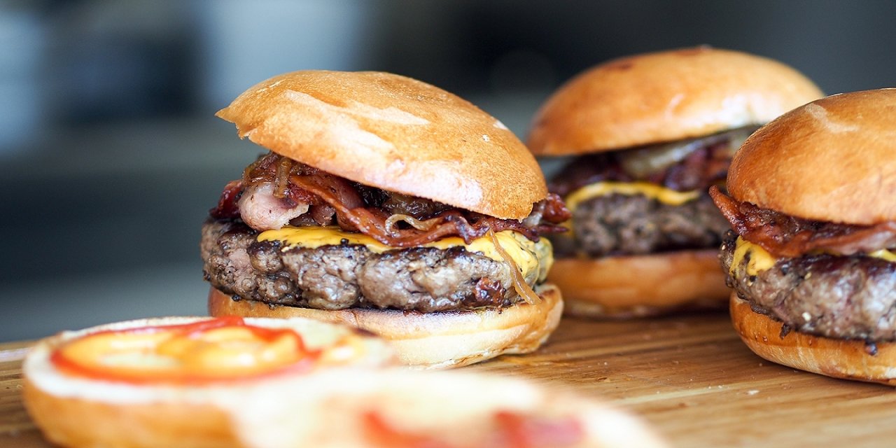 Fast food devinde skandal! Ölümcül bakteri bulundu...