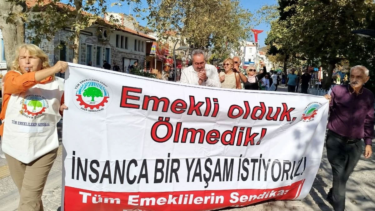 Emekliler yoksulluğa karşı yürüyor: İnsanca yaşamak istiyoruz