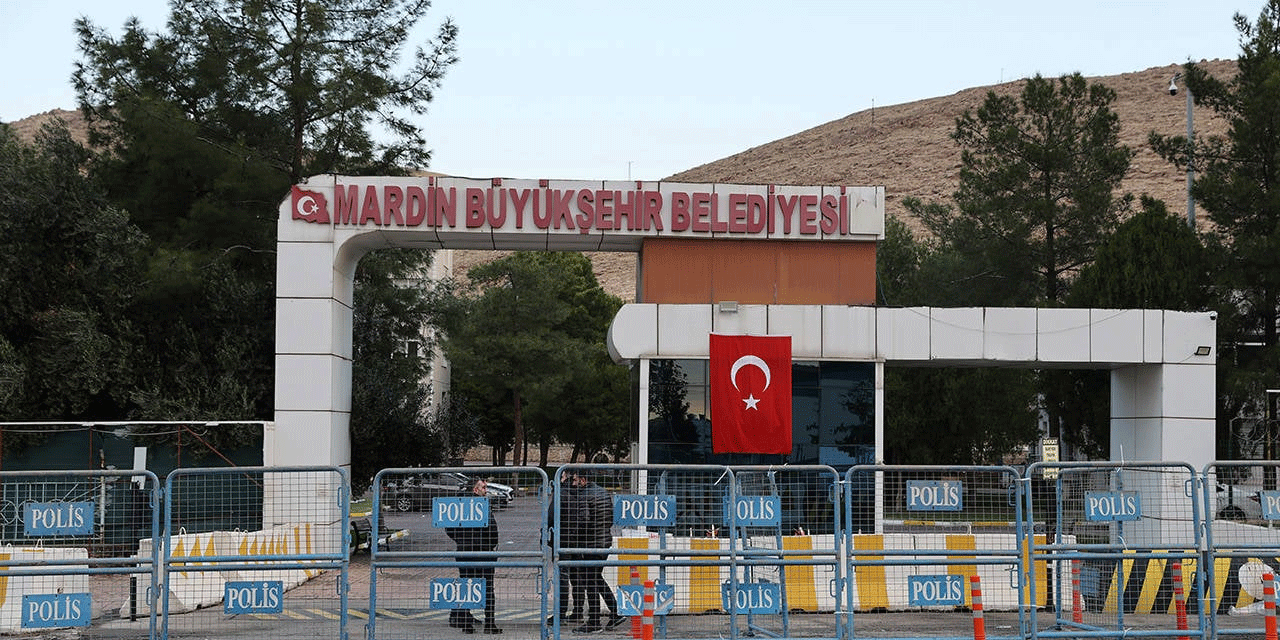 Mardin, Batman ve Halfeti belediyelerine kayyum atandı: Ahmet Türk, Gülistan Sönük ve Mehmet Karayılan görevden alındı