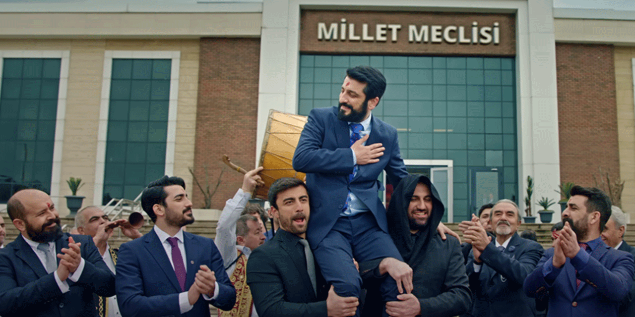 'İllegal Hayatlar: Meclis' gişede lider