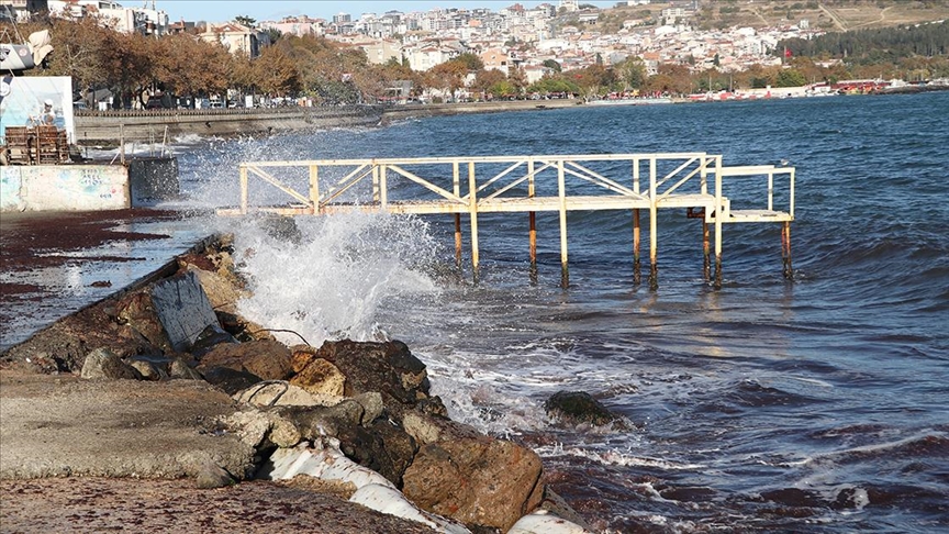 Tekirdağ'da poyraz engeli: Deniz trafiği ve balıkçılar zorda