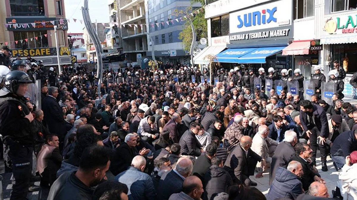 Kayyım protestolarında 140 kişi gözaltına alındı