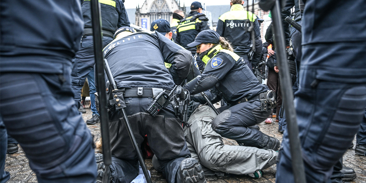 Amsterdam'da Filistin yanlısı protestoya polis müdahalesi