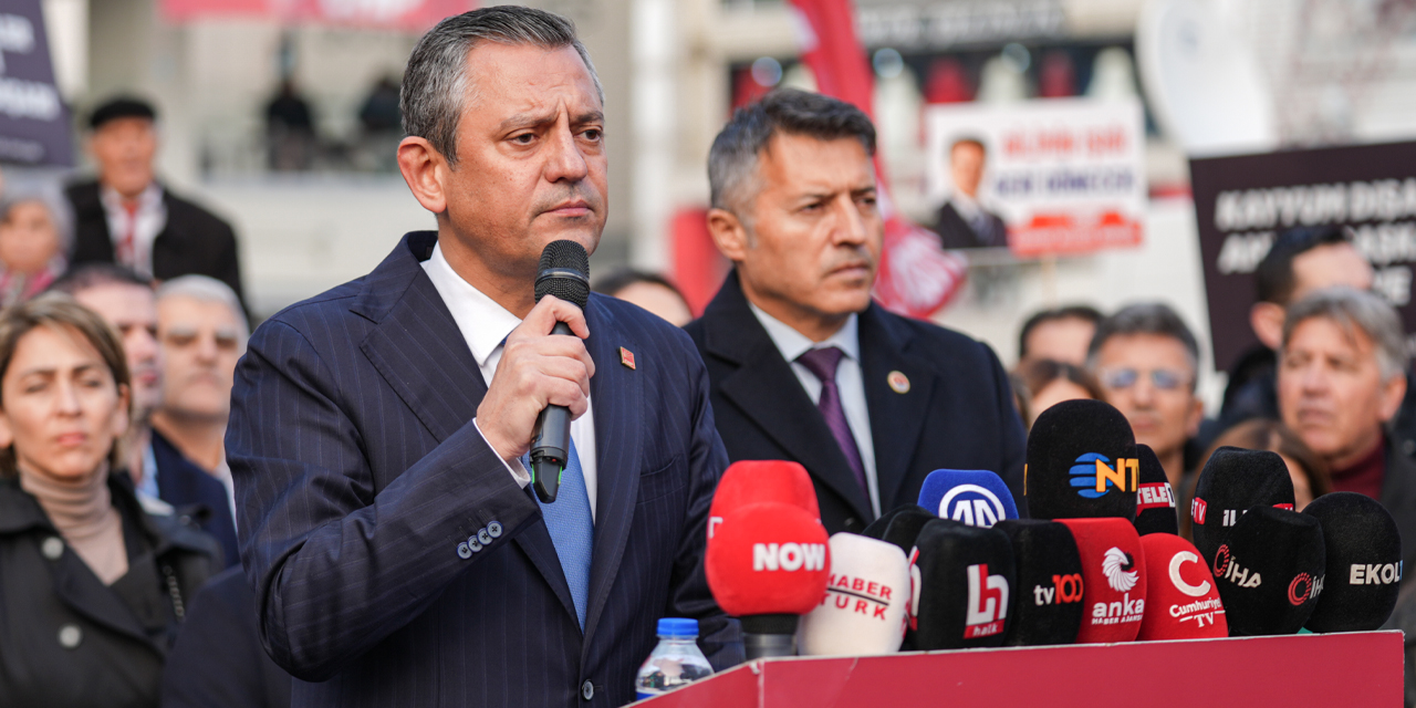 Özgür Özel: Esenyurt'taki demokrasi nöbetimiz devam edecek