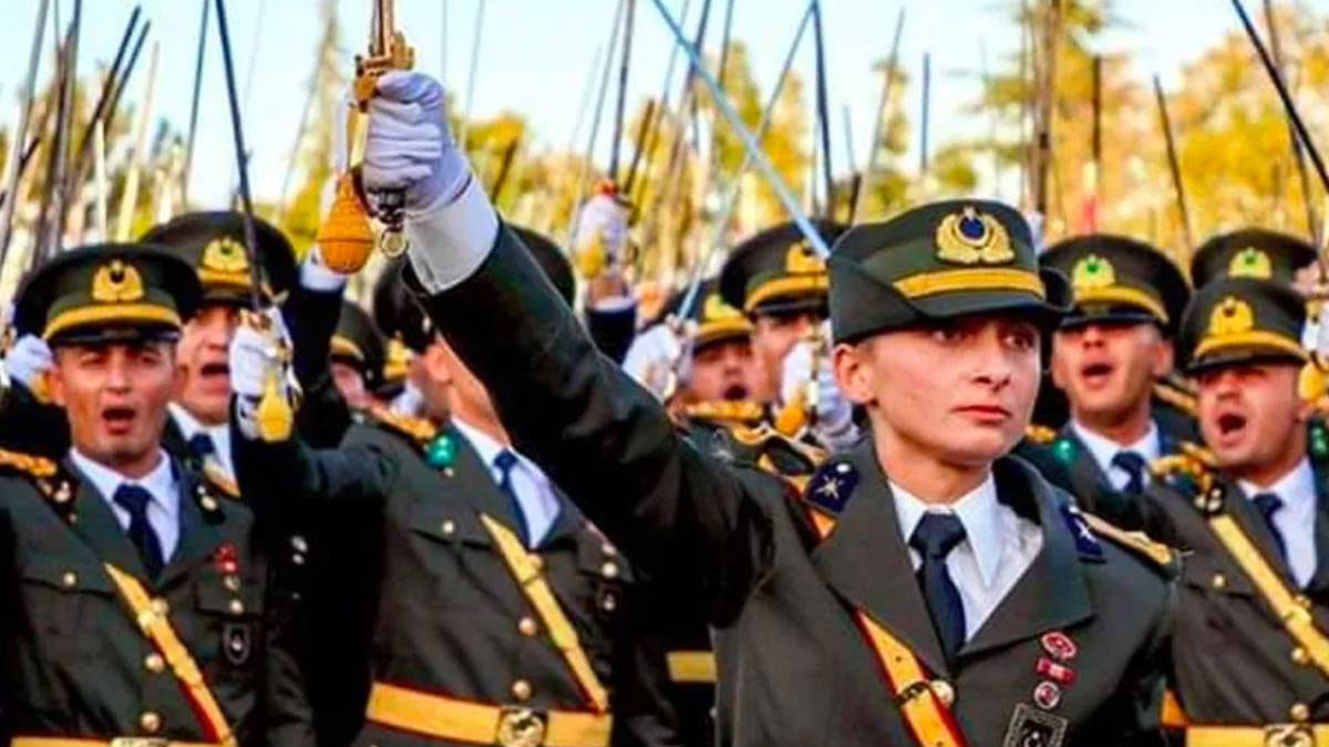 Teğmenlerin avukatından açıklama: Komutanlara okunmuştu