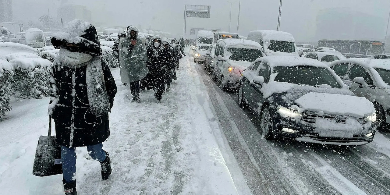 Valilik uyardı: İstanbul'da hafta sonu soğuk hava ve kar yağışı bekleniyor