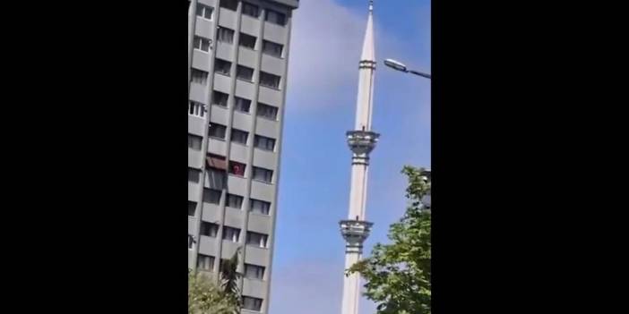 Beylikdüzü’nde minare depremle sallandı: O anlar kamerada
