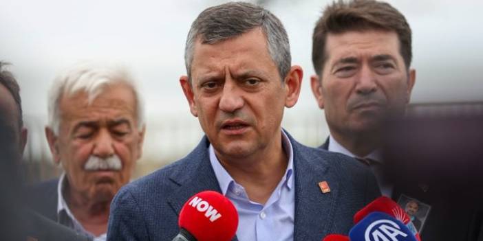 Özgür Özel'den yangınlara flaş tepki: Halk alevlerin ortasında yalnız bırakılıyor