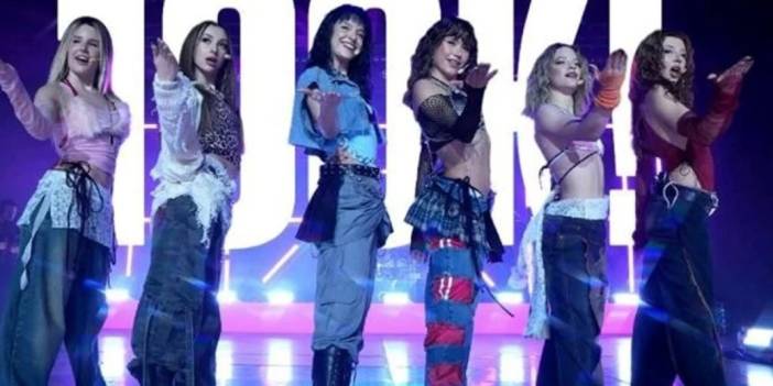 Manifest grubu ilk +18 konserini yaptı! Dans ve kıyafet tartışma yarattı