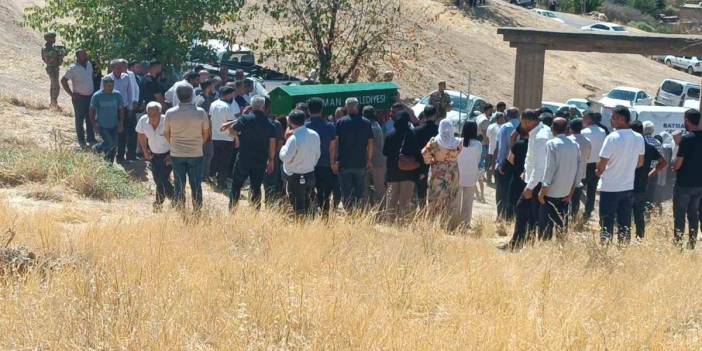 Batman’da silahlı saldırıda ölen aile toprağa verildi: Yoğun güvenlik önemleri dikkat çekti