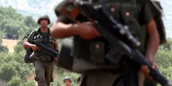 Köy yolunda önlerini kesen çocuklara su veren askerlere soruşturma