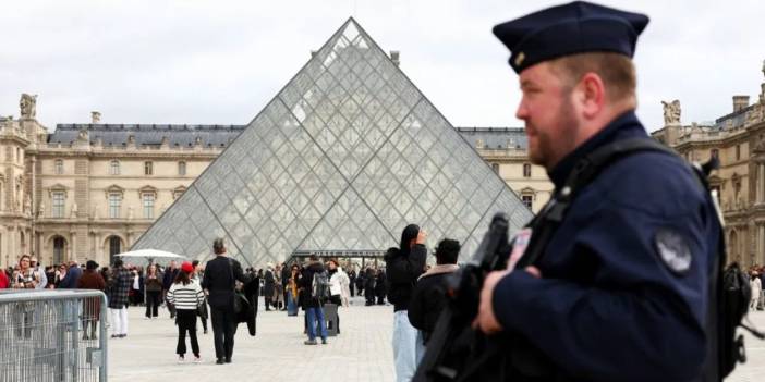 Louvre Müzesi’nin güvenlik şifresi “Louvre” çıktı