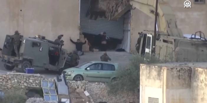 Vahşet anbean kamerada: İsrail askerleri, teslim olan 2 Filistinliyi infaz etti!