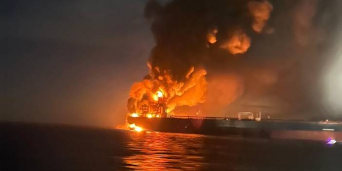 Karadeniz'de iki tankerde patlama: Açıklamalar peş peşe geldi