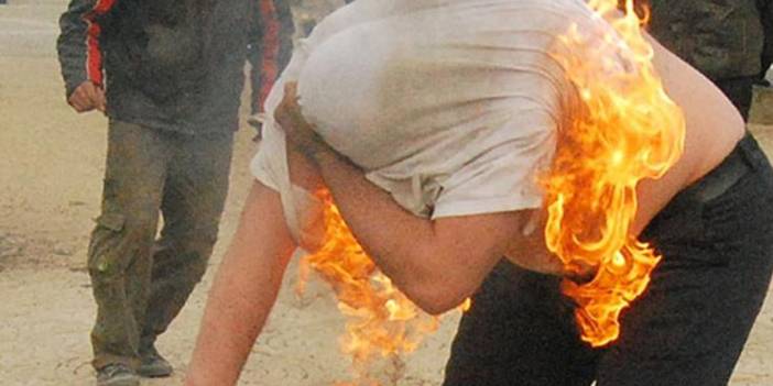 5 çocuk babası belediye önünde kendini yaktı