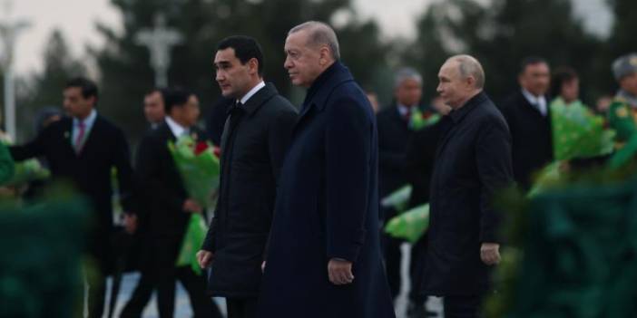 Erdoğan, Aşkabat’ta Tarafsızlık Anıtı’na çelenk koydu
