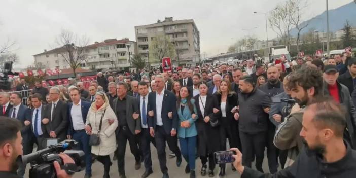 Bursa'da seçim: Tansiyon yükseldi, CHP'liler ve polis arasında arbede çıktı