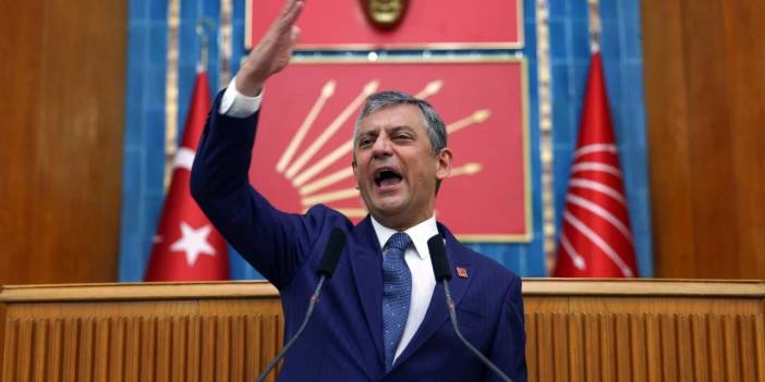 Özgür Özel CHP'ye veda etti: "Partinin adı değişir ama biz bölünmeyiz"