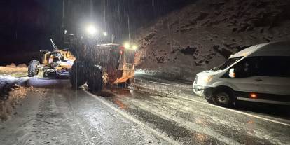 Bitlis'te kar nedeniyle mahsur kalan 30 kişi kurtarıldı