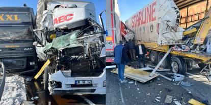 Erzurum'da iki tır çarpıştı: 1 ölü