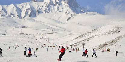 Erciyes Kayak Merkezi'nde feci olay: Kayak yaparken düşen Rus turist öldü