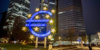 ECB, ekonomiye karşı faizleri 25 baz puan indirdi