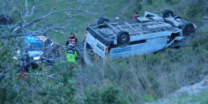 Muğla'da hasta taşıyan minibüs devrildi: 1 ölü, 5 yaralı