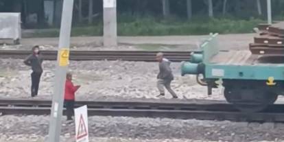 Tren vagonunda tehlikeli anlar