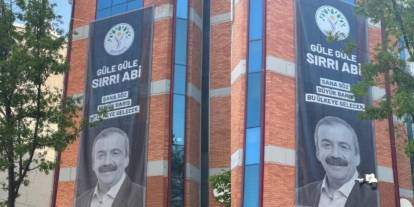 DEM Parti'den Sırrı Süreyya Önder afişi