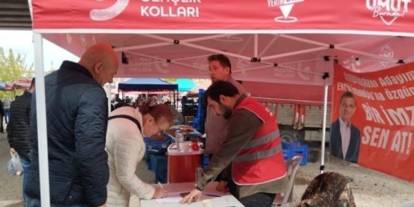 CHP'nin imza standına taşlı saldırı