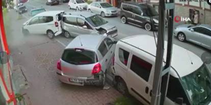 Esenyurt'ta feci kaza! 7 aracı biçti