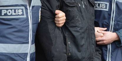 Interpol'ün kırmızı bültenle aradığı kişi İzmir'de yakalandı