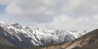 Hakkari, Van ve Bitlis'te yüksek kesimlerde kar etkili oldu