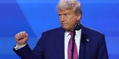 Trump’tan İran’a gözdağı: Hızlı hareket etmezlerse kötü bir şey olacak