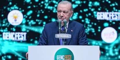Erdoğan: Türkiye’nin aydınlık geleceğini gençlerle birlikte inşa edeceğiz