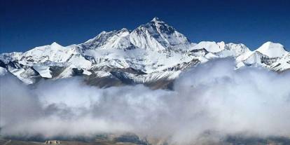İngiliz dağcı Kenton Cool, Everest'in zirvesine 19. kez tırmandı