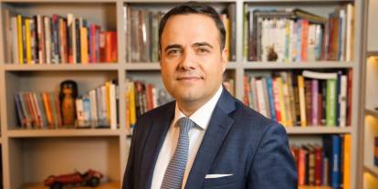 Özgür Demirtaş bu sektörde çalışanları endişelendirdi: Gelen tehlikeyi açıkladı